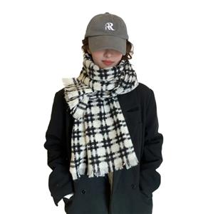 New Black and White Cross Grid Scarf with Korean Atmosphere Warm Scarf Thick and Versatile Couple Shawl Wholesale