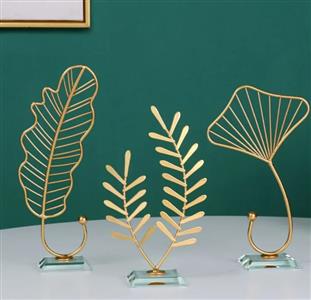 Light Luxury Golden Wrought Iron Metal Ornament for Living Room Home Accessories Abstract Style Bedroom Christmas Travel Camping